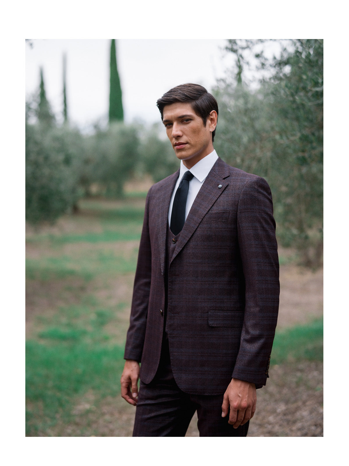 Lucas bordo Suit 8 