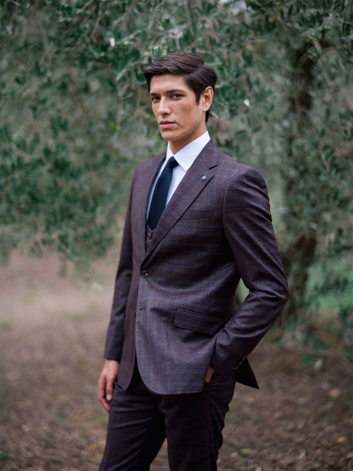 Lucas bordo Suit 1 